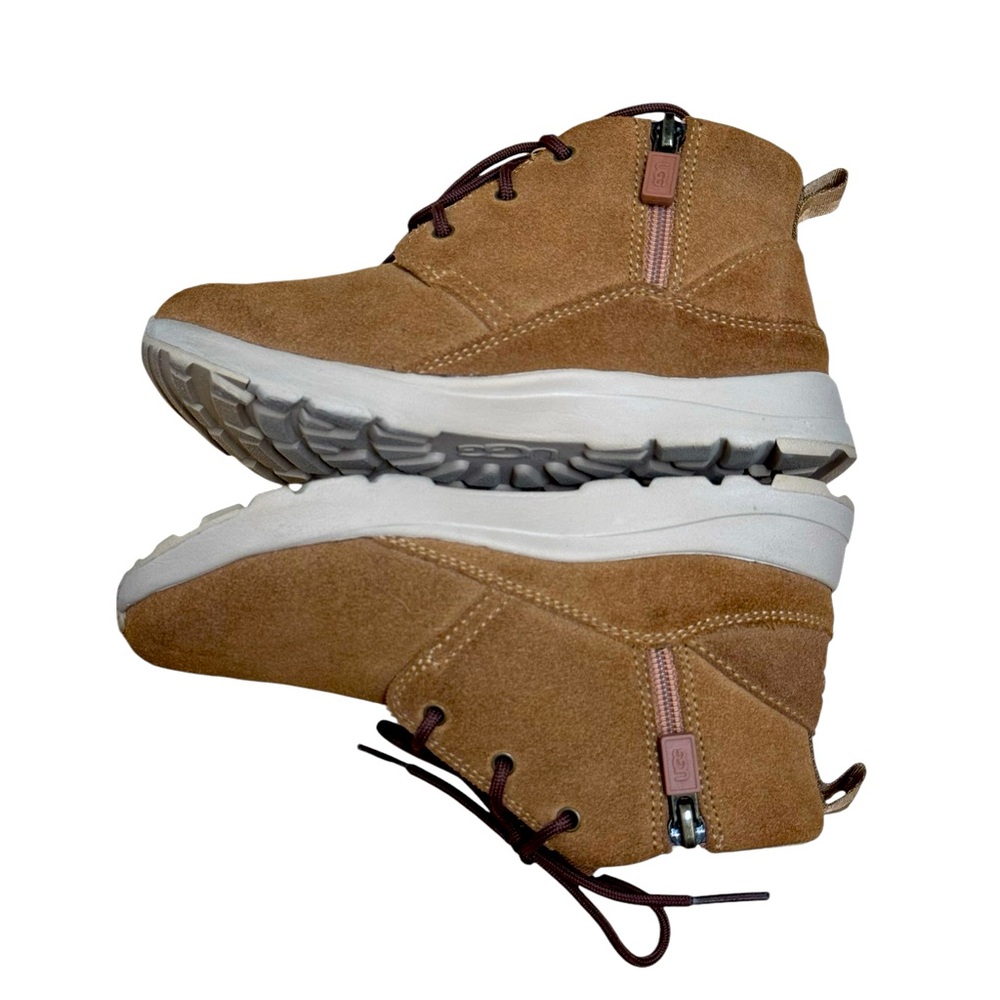 Like new! UGG K Canoe III Weather suede Chukka boots, waterproof, tan, kids13 - Picture 10 of 13